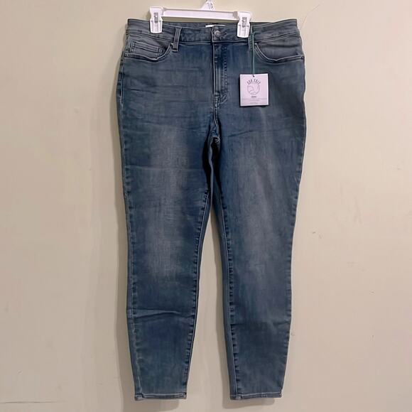 Pistola Denim Jeans Distressed Womens 32 Skinny Leg Stretch Eco Friendly - Picture 1 of 4